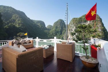 Vietnam-Travel-Group-Stellar-Cruise4