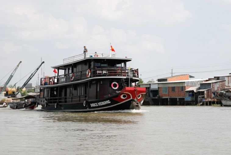 Douce-Mekong-Cruise-Vietnam-0002-610x510