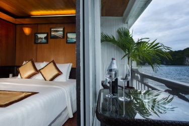 double-private-balcony-upperfloor1