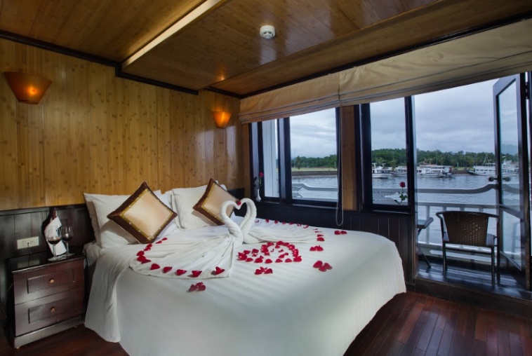 double-private-balcony-upperfloor2