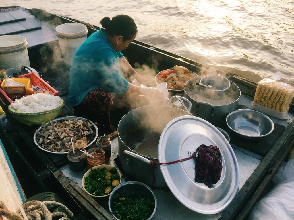 Cai-Rang-Floating-Market-Mekong-Delta-Vietnam-Travel-Group