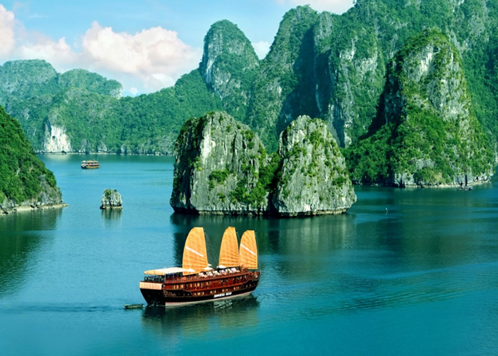 10 days highlight package tour in Vietnam