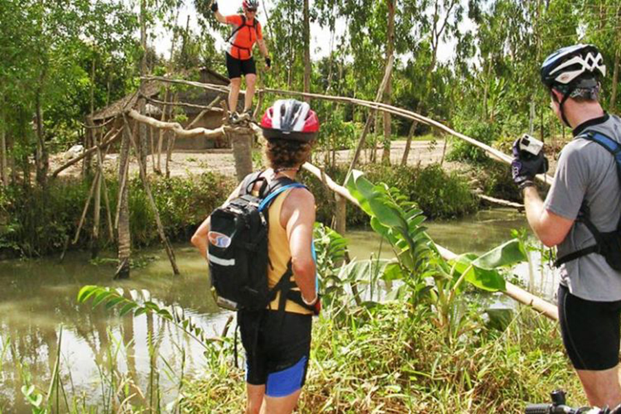 2 days Mekong Delta cycling tour