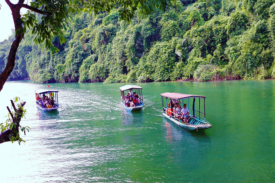 Ba Be lake and Ha Giang highlight tour