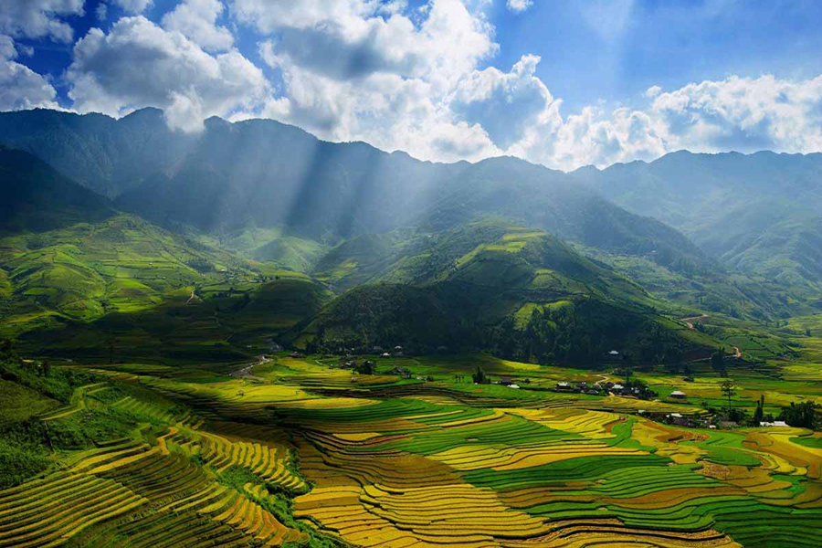 Ba Be lake and Ha Giang highlight tour