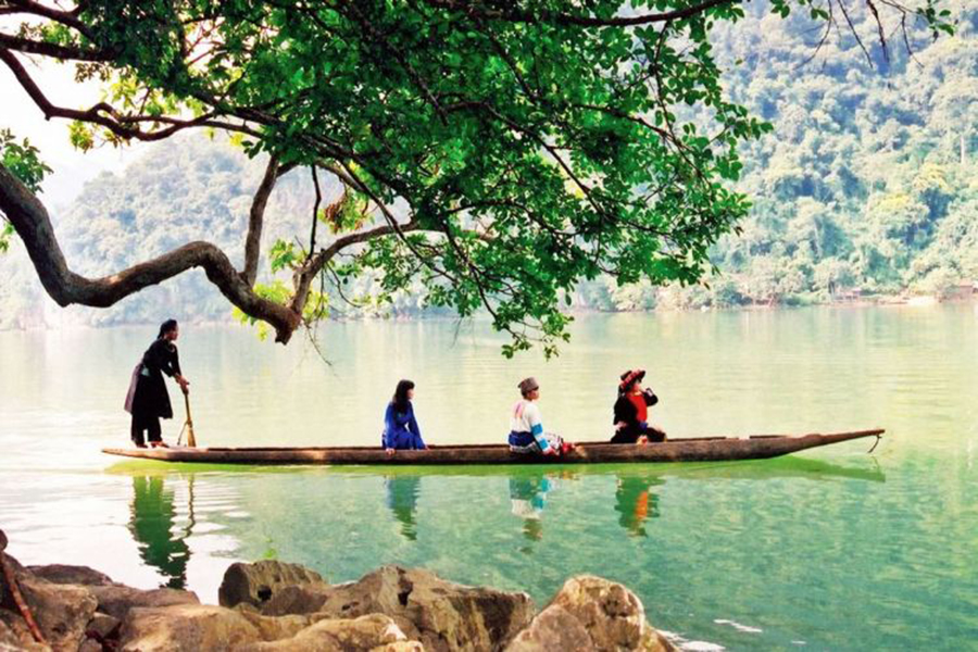 Ba Be lake and Ha Giang highlight tour