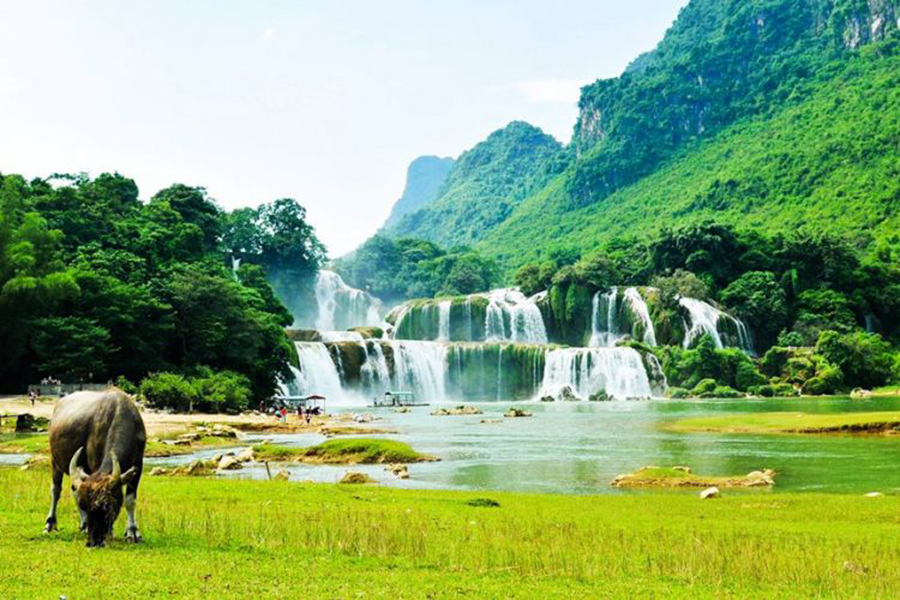 Ba Be lake and Ha Giang highlight tour