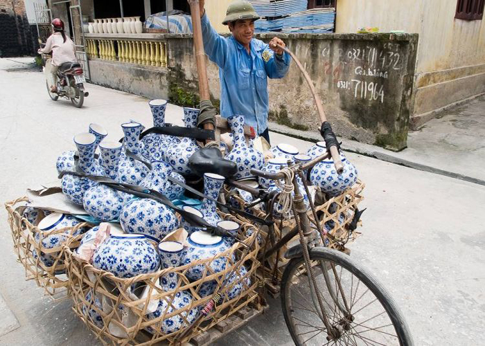Hanoi to Bat Trang ceramic village cycling tour