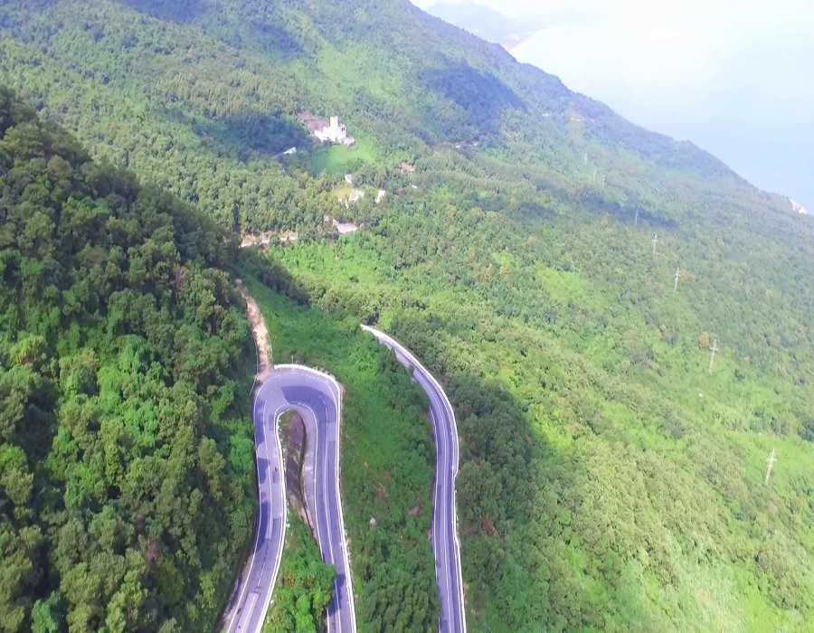 1 day cycling tour in Hai Van Pass, Vietnam