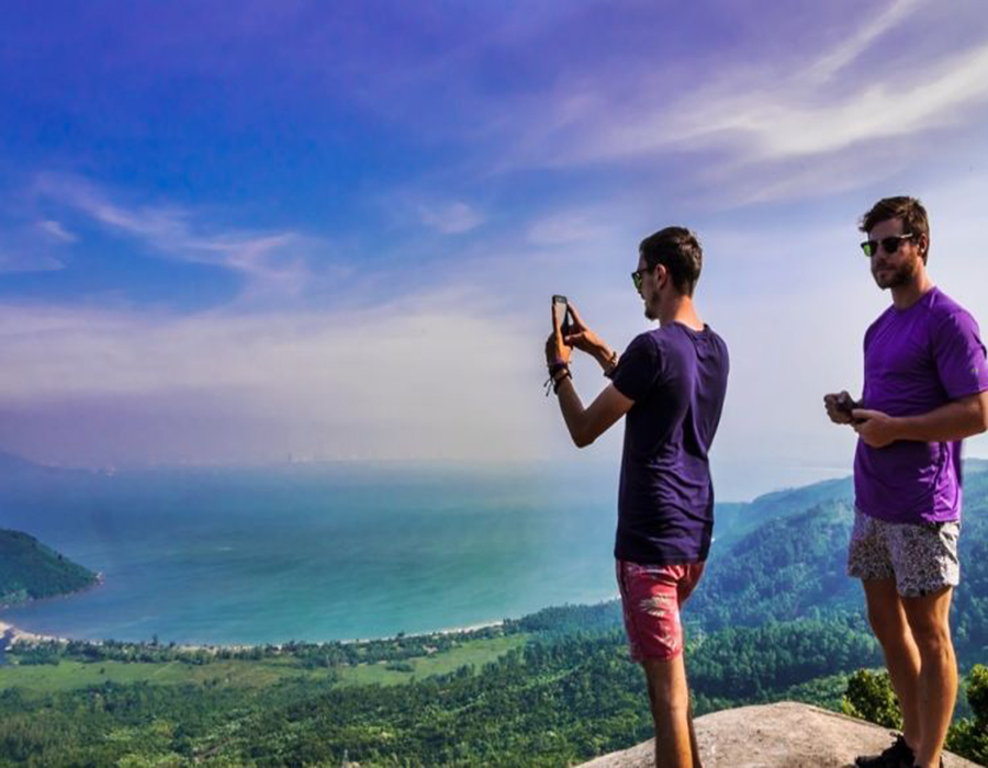 1 day cycling tour in Hai Van Pass, Vietnam