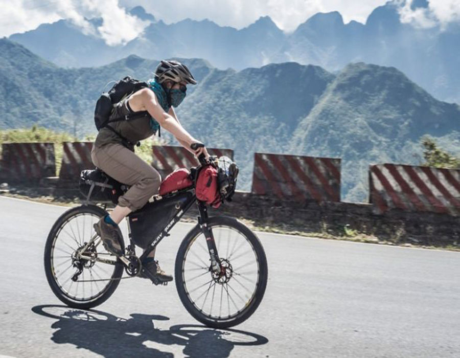 1 day cycling tour in Hai Van Pass, Vietnam