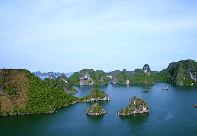 Halong Bay - Bai Tu Long luxury cruise tour