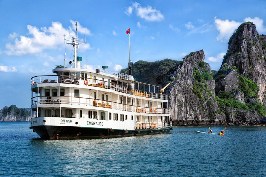 Ha Long Bay Emeraude Classic cruise tour 2 days 1 night